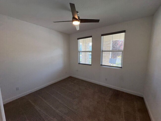Building Photo - NW Two story home available now!