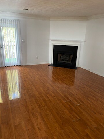 Primary Photo - 3869 Meadow Creek Dr