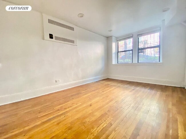 Building Photo - 62 W 70th St