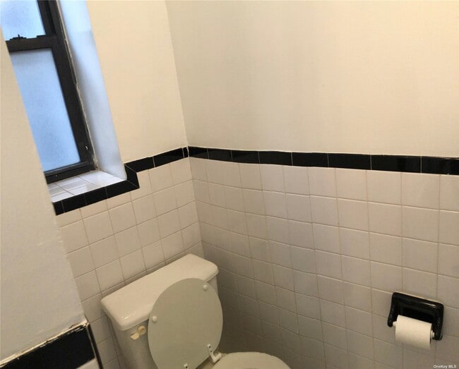 Building Photo - 119-37 Metropolitan Ave