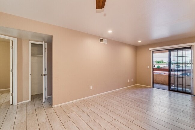 Building Photo - 3131 W Cochise Dr