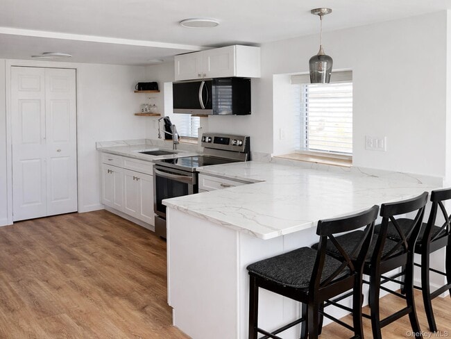 Building Photo - 63 Lake Trail