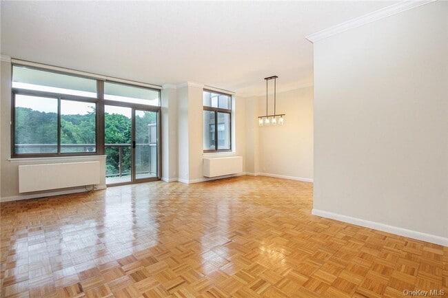 Building Photo - 35 N Chatsworth Ave