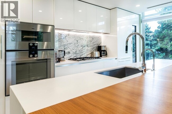 Building Photo - 7428 Alberta St