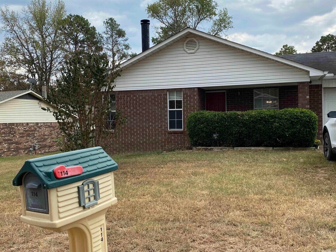 14 Mountain Creek Trail, Hot Springs National Park, AR 71913 House