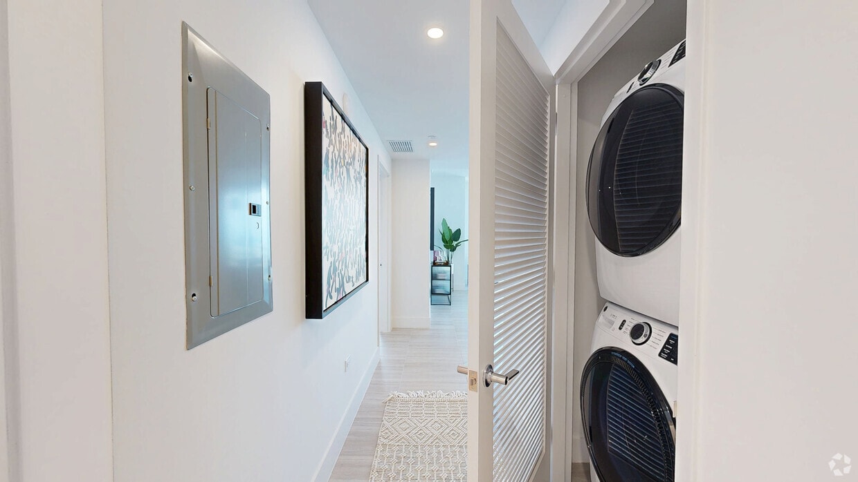 Photo - Miami World Tower Apartments