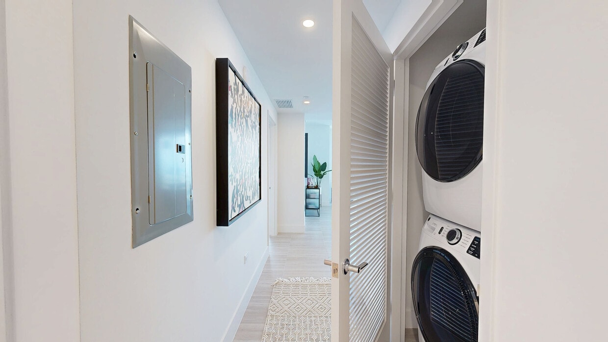 Photo - Miami World Tower Apartments