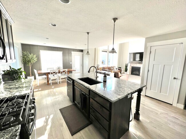 Building Photo - 2446 Patriot Dr