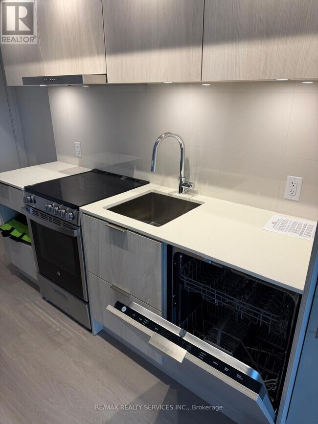 Photo du bâtiment - 448 Burnhamthorpe Rd W