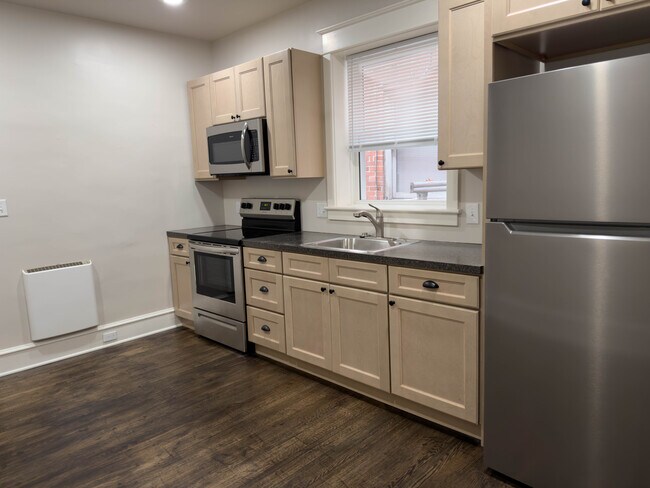 Foto del edificio - 216 W Main St