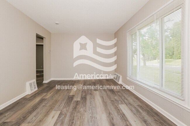 Foto del edificio - 1276 Crestview Ave