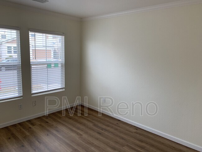 Foto del edificio - 7732 Corso St