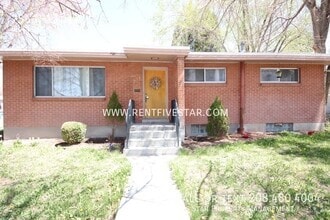 Building Photo - 256 N 13th Ave