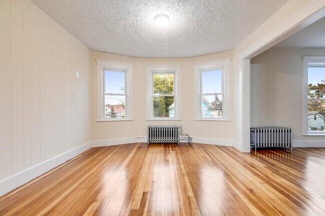 Building Photo - 109 Rockdale St