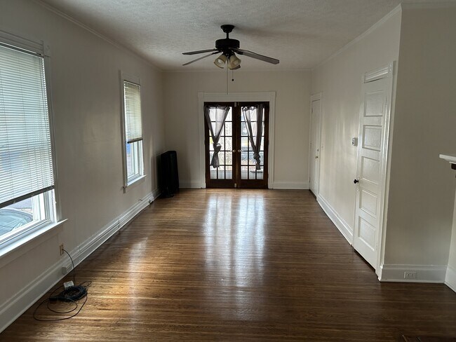Building Photo - 137 Harvard St