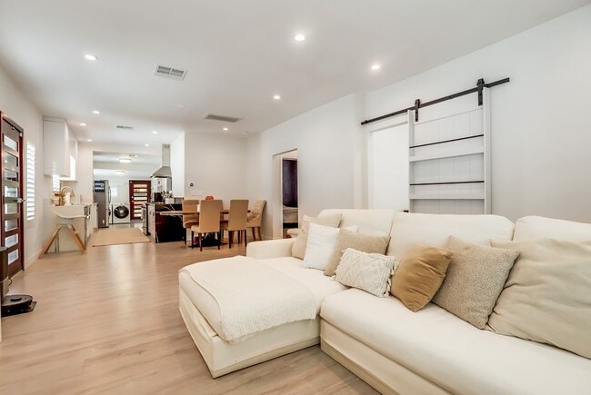 Foto del edificio - 4427 Topaz St