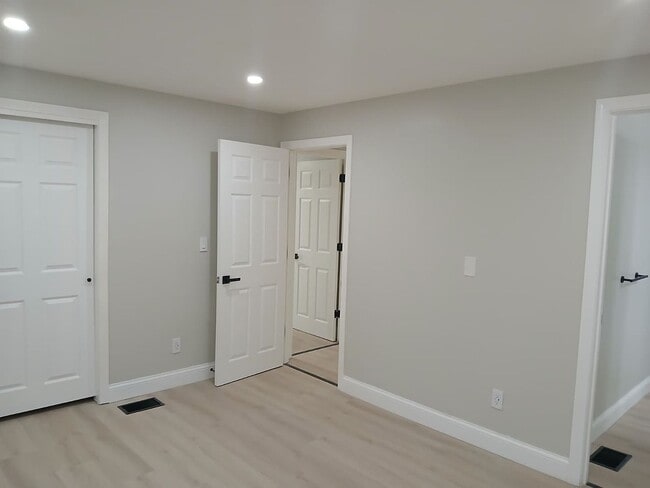 Foto del edificio - 98 Melville Ct