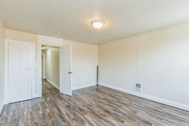 Building Photo - Charming 3BR Townhome in Baltimore