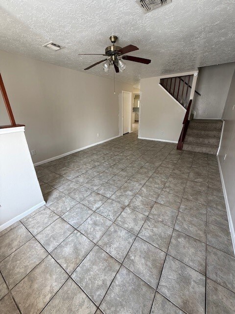 Foto del edificio - 9818 Rockcrest Dr