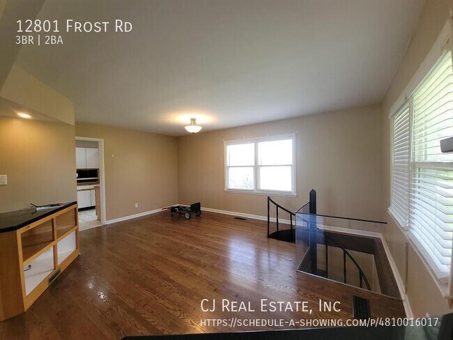 Foto del edificio - 12801 Frost Rd