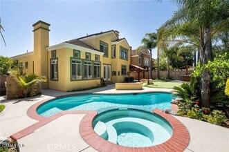 Building Photo - 4109 Laurelview Dr