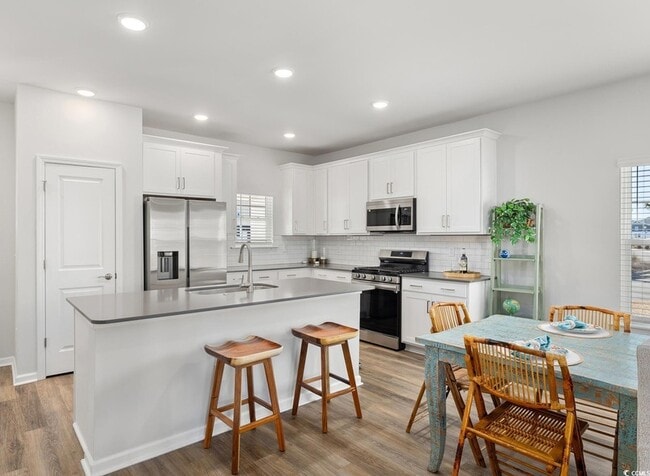 Foto del edificio - 283 Ferretti St