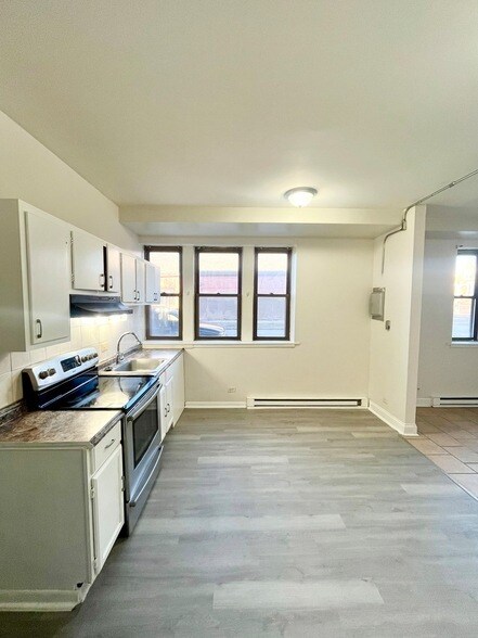 Foto del edificio - 2700 S Hamlin Ave