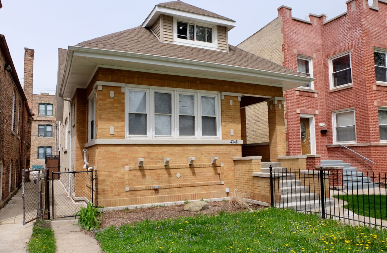 Foto principal - 4346 W Parker Ave