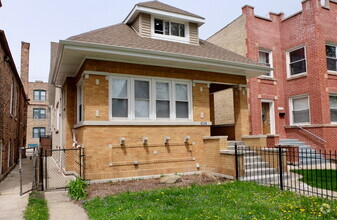 Building Photo - 4346 W Parker Ave