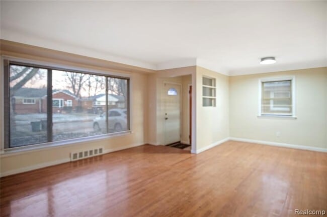 Building Photo - 24101 Westhampton St