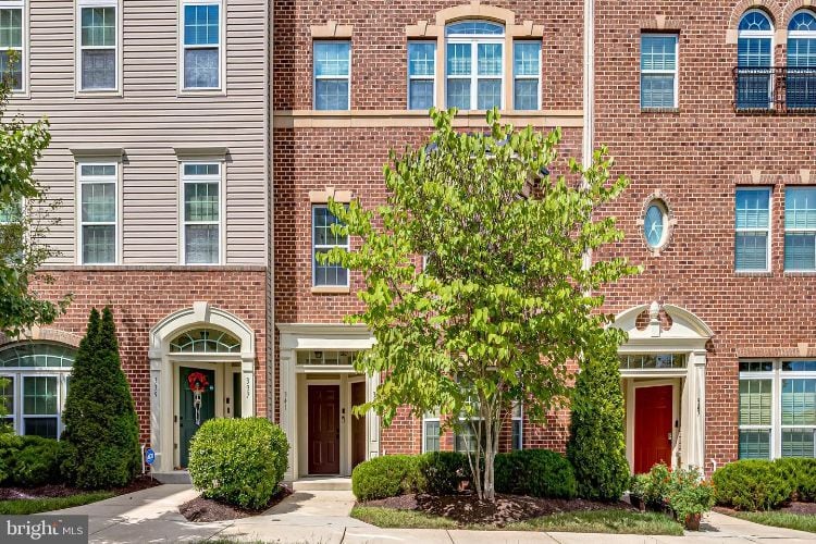 Primary Photo - 343 Chessington Dr