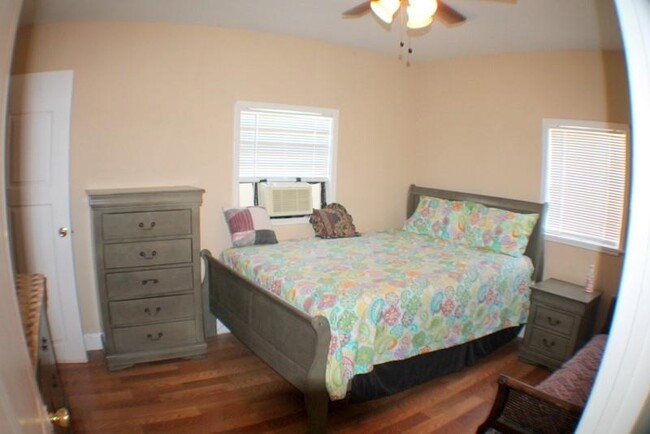 Foto del edificio - 7014 Fairway Dr