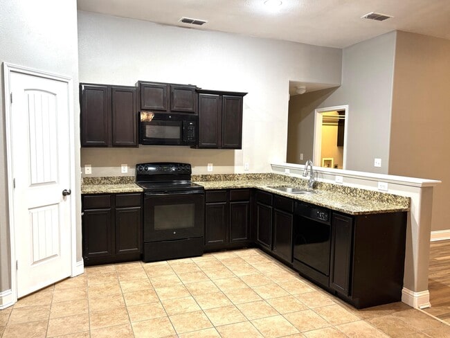 Building Photo - 5534 111th St