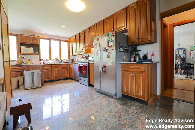 Building Photo - 33 Claymoss Rd