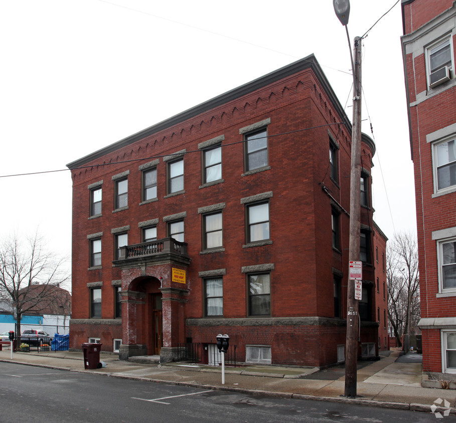 Primary Photo - 42 Norwood St