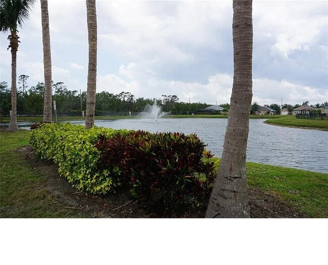 Building Photo - 25152 E Lenox Cir