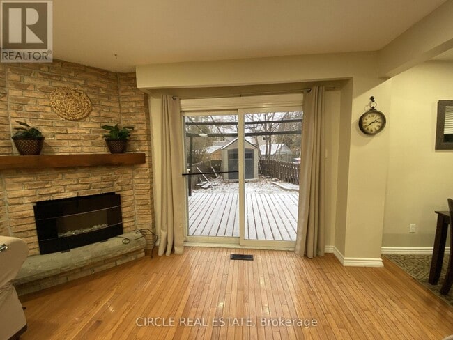 Building Photo - 35 Fanshawe Dr