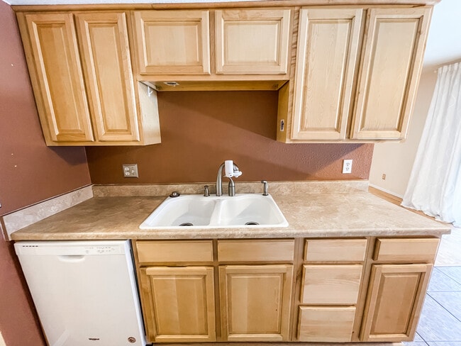 Building Photo - 9797 E Peakview Ave