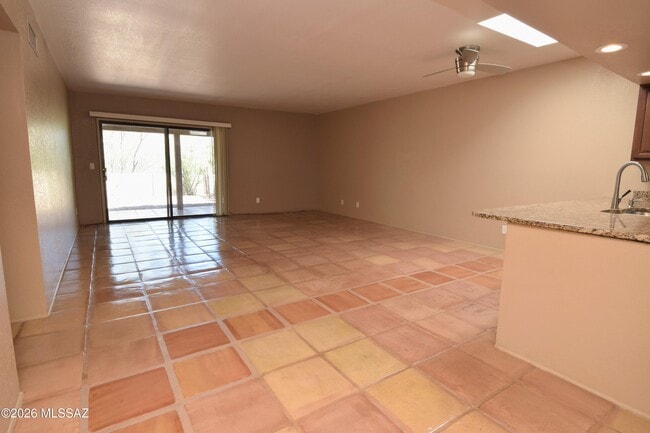 Building Photo - 5066 N Placita Del Lazo