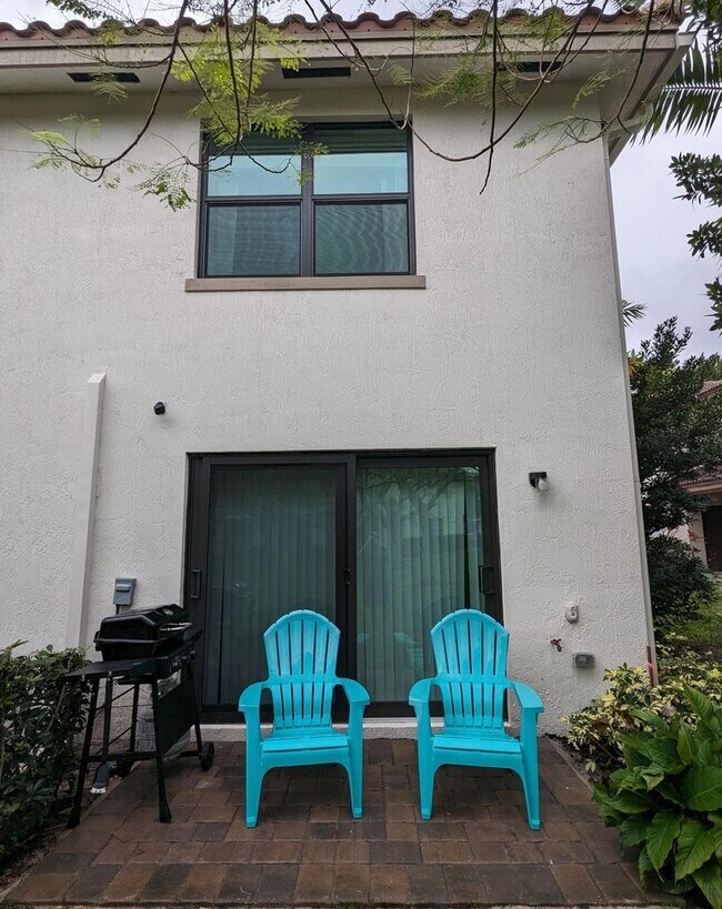 Foto del edificio - 6001 Woods Edge Cir