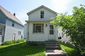 Building Photo - 417 Walnut St