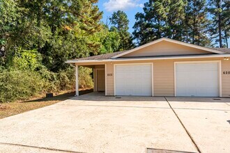 Building Photo - 622 Foster St