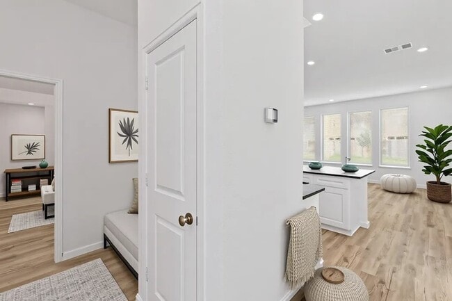 Building Photo - 4131 Balboa Dr