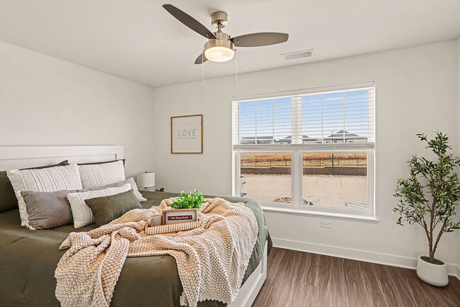 Building Photo - The Grove Apartment Homes