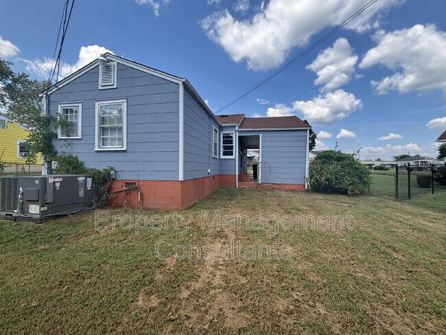 Foto del edificio - 2303 Hammonds Ave NW