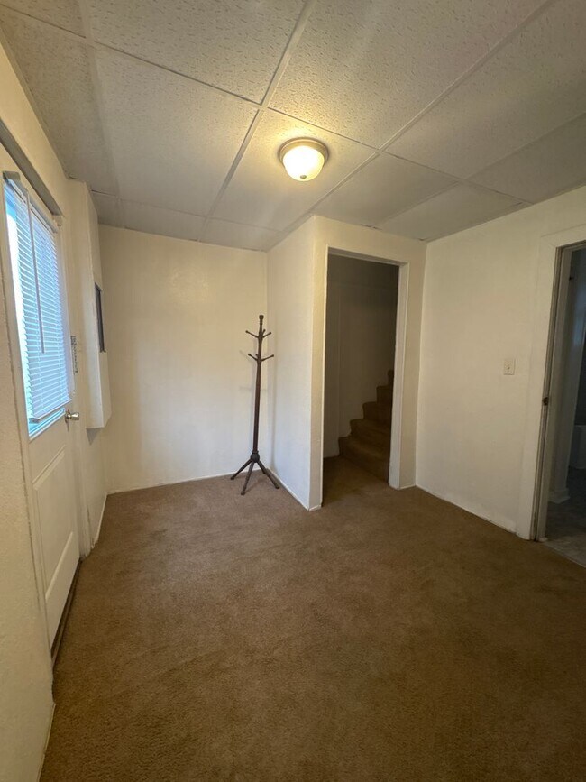 Foto del edificio - Spacious 2+ Bedroom Apartment-York City SD