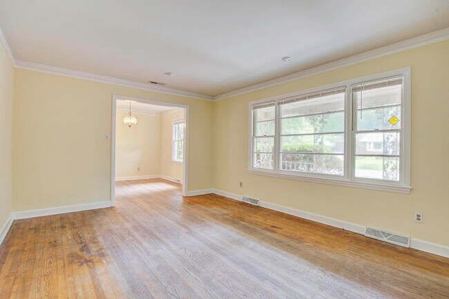 Foto del edificio - 1424 Brian Rd