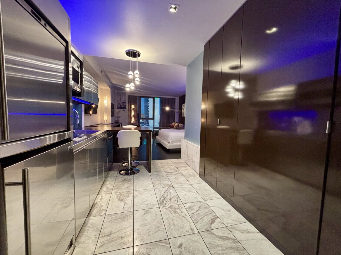 Foto principal - Palms Place Studio — Skyline Views, 5 Minu...