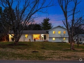 Building Photo - 5104 Victoria Cv