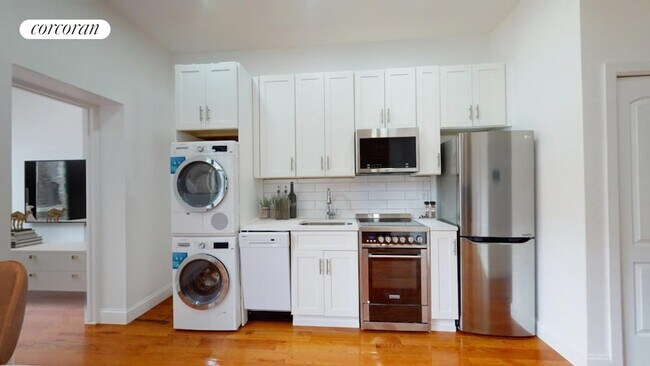 Building Photo - 460 W 142nd Street Unit 3 R